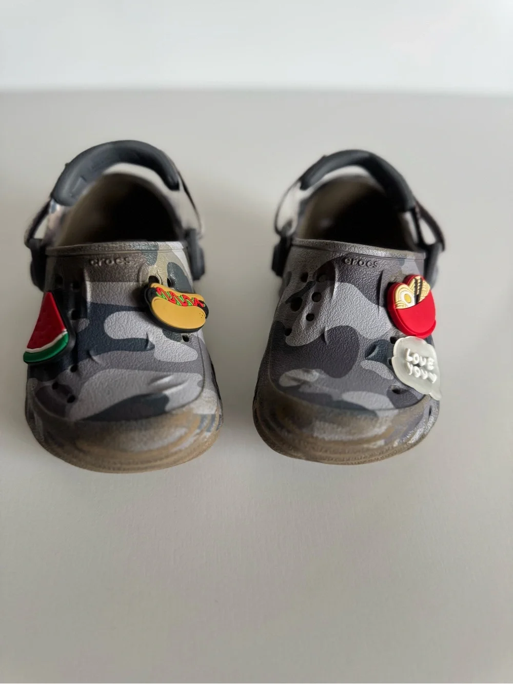 Crocs Kids C6 C7 Gray Camo Classic Clogs with Jibbitz Charms